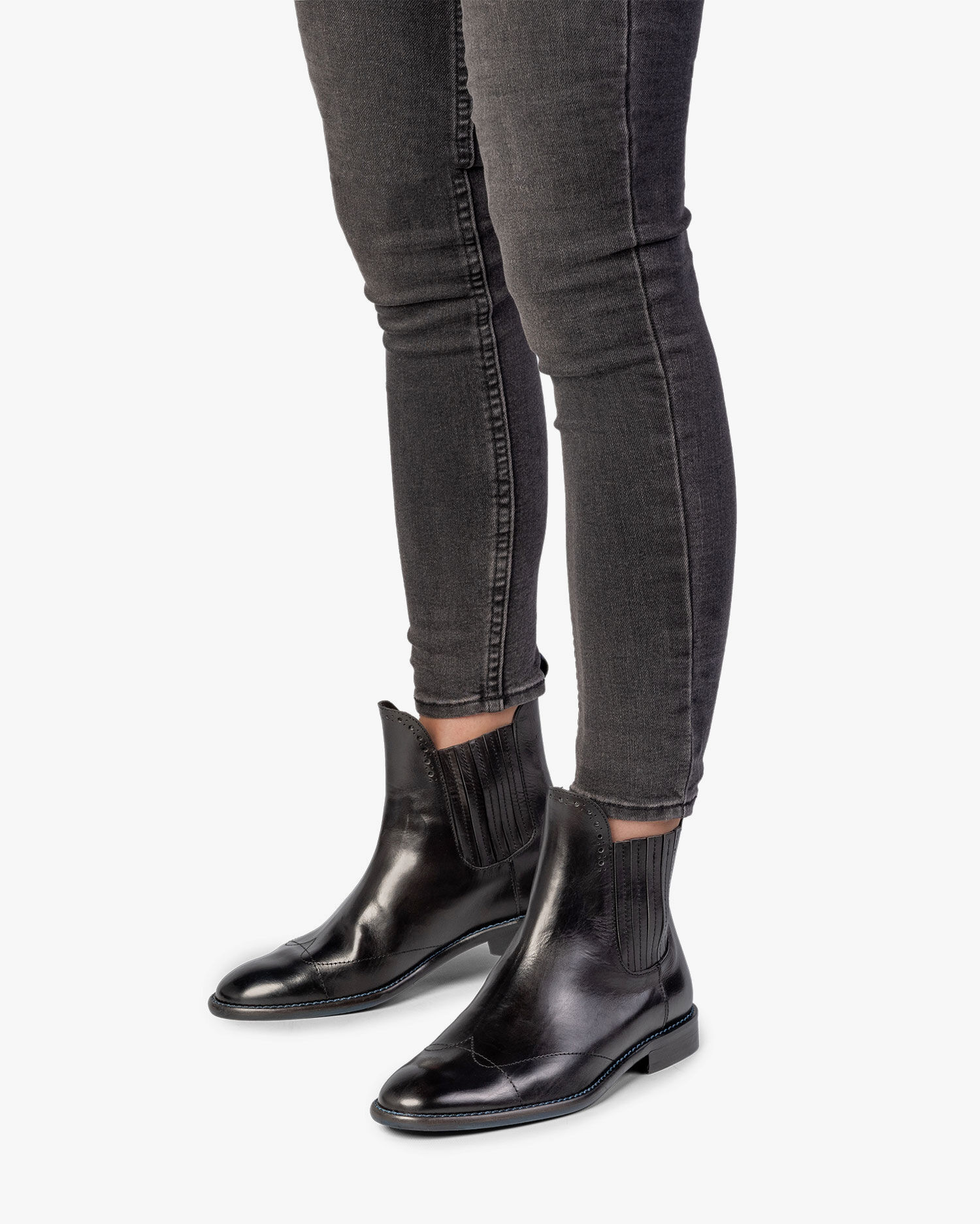 Black calf leather Chelsea boot 85601 01 Floris van Bommel Official