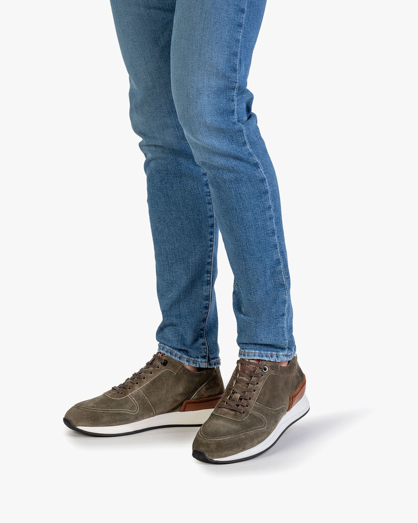 Sneaker green suede leather