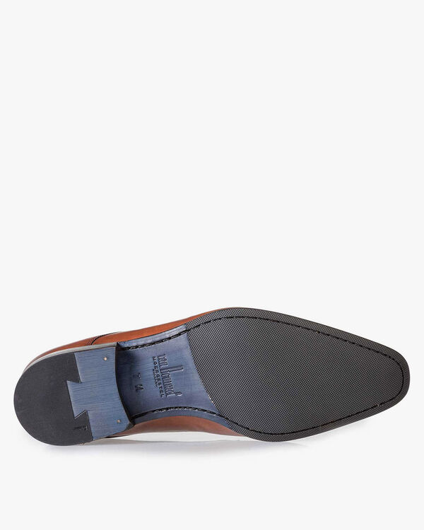 Cognac-coloured leather lace shoe