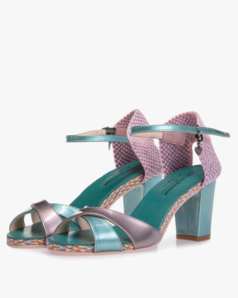Sandal patent leather light blue