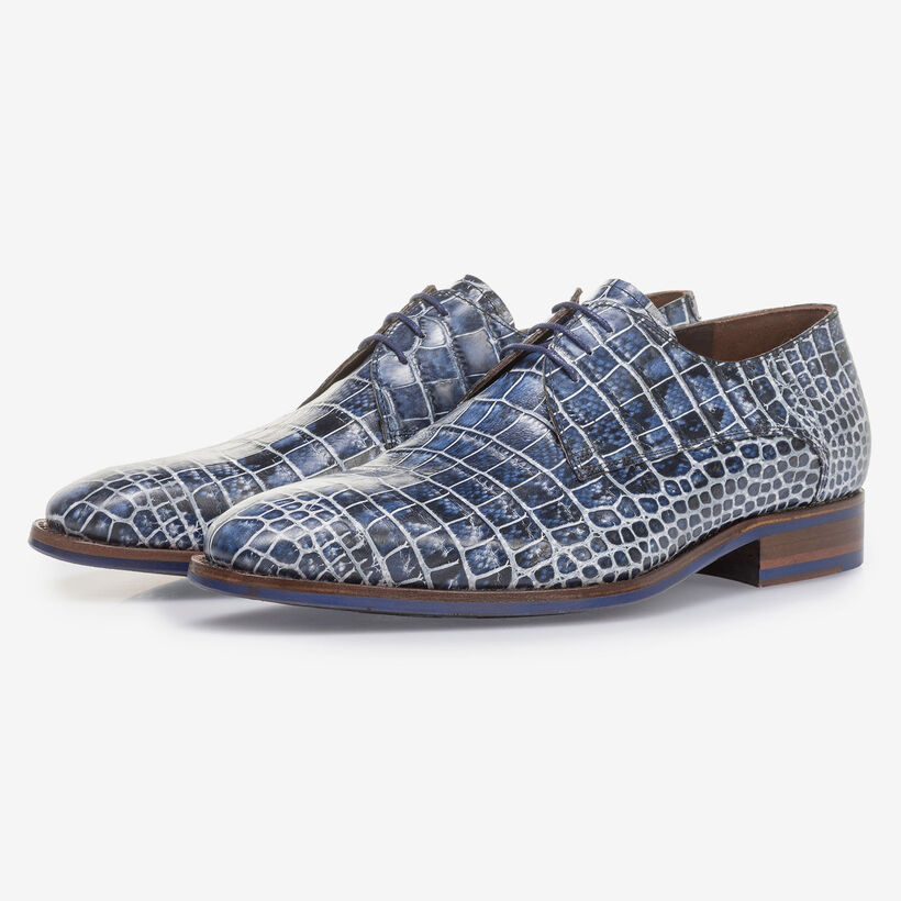 Blue lace shoe with croco print