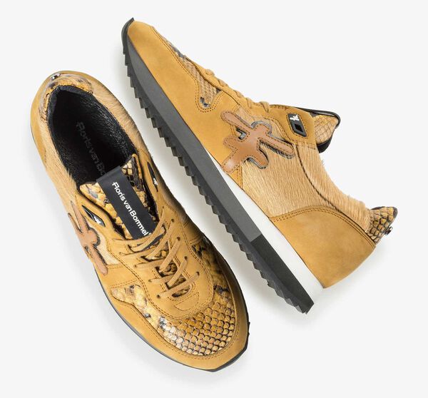 Ochre yellow sneaker with pony hair