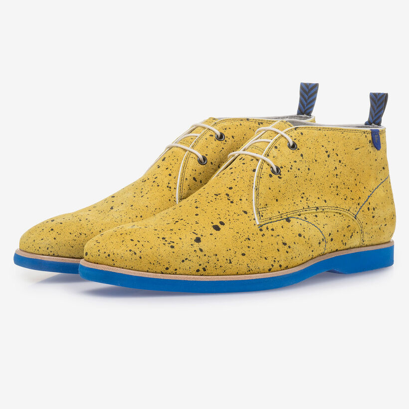 Yellow suede leather lace boot with print