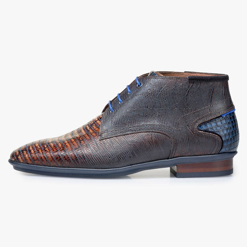 Cognac-coloured calf leather lace shoe with lizard print