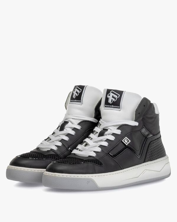 Sneaker calf leather black