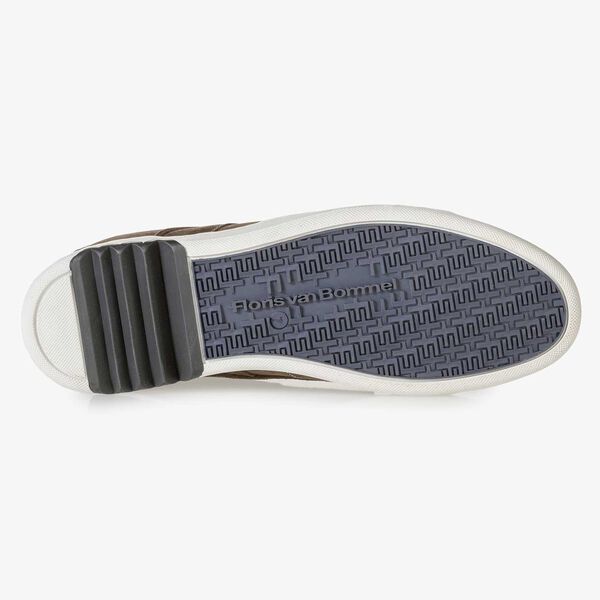 Dark taupe-coloured suede leather lace shoe