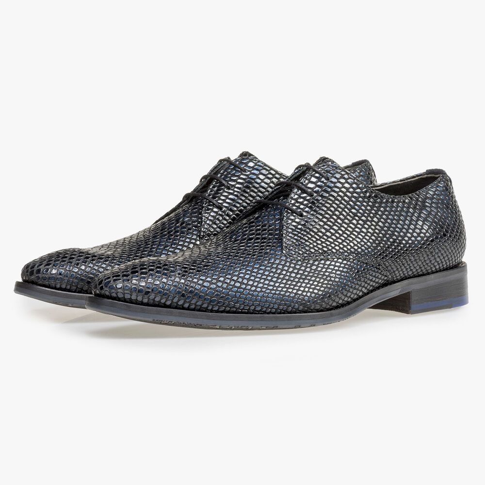 Blue printed patent leather lace shoe