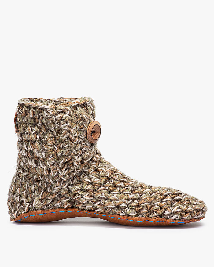 Kingdom of Wow home slippers light brown