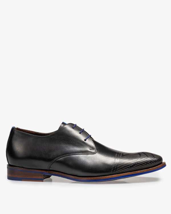 Black calf leather lace shoe