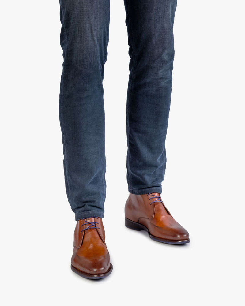 Lace boot calf leather cognac