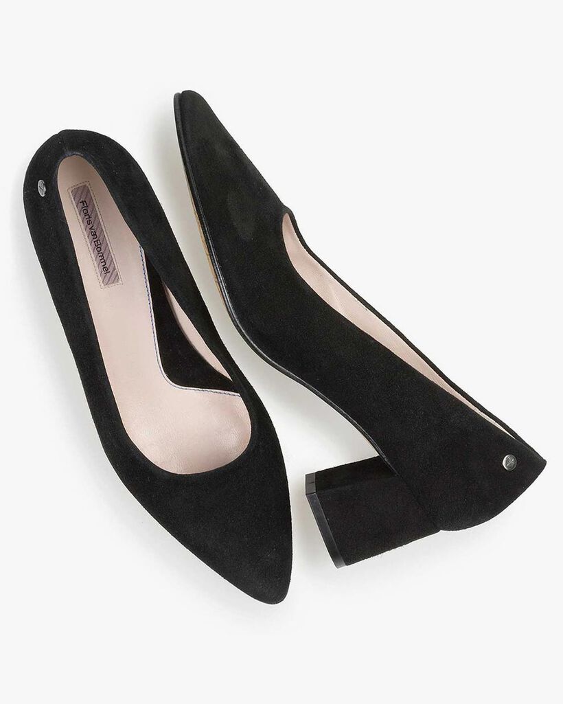 Black suede leather pump