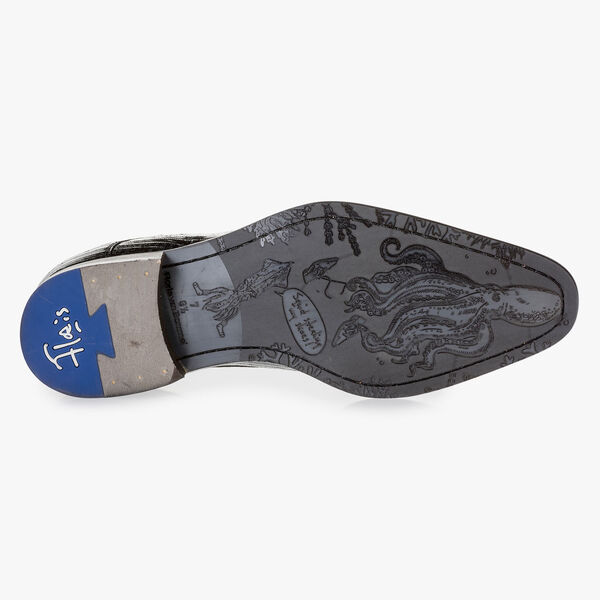 Black patent leather lace shoe with metallic print