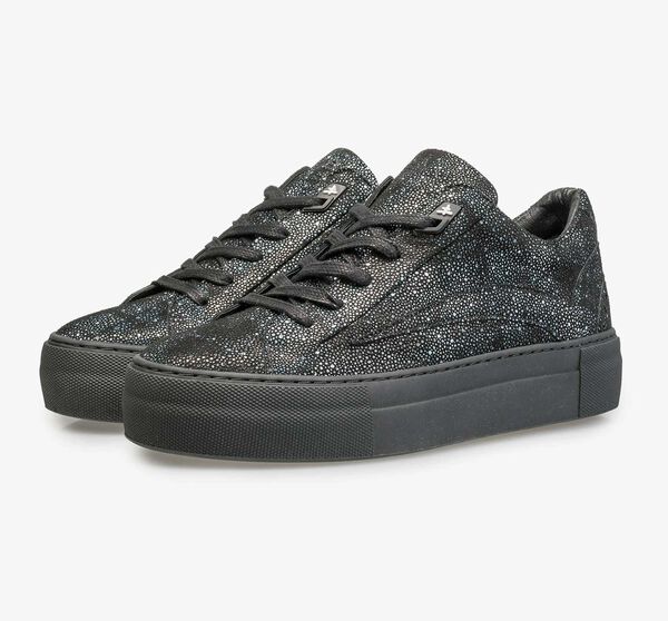 Leather sneaker with black/blue check pattern