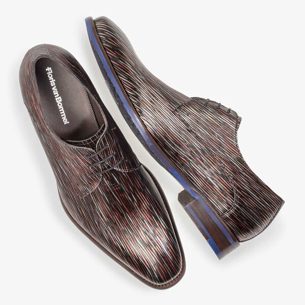Dark red leather lace shoe with metallic print