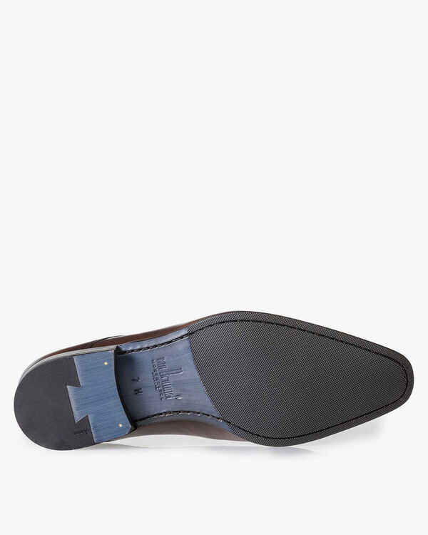 Dark brown leather lace shoe
