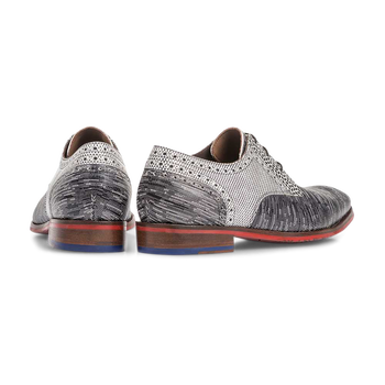 Lace shoe with lizard print