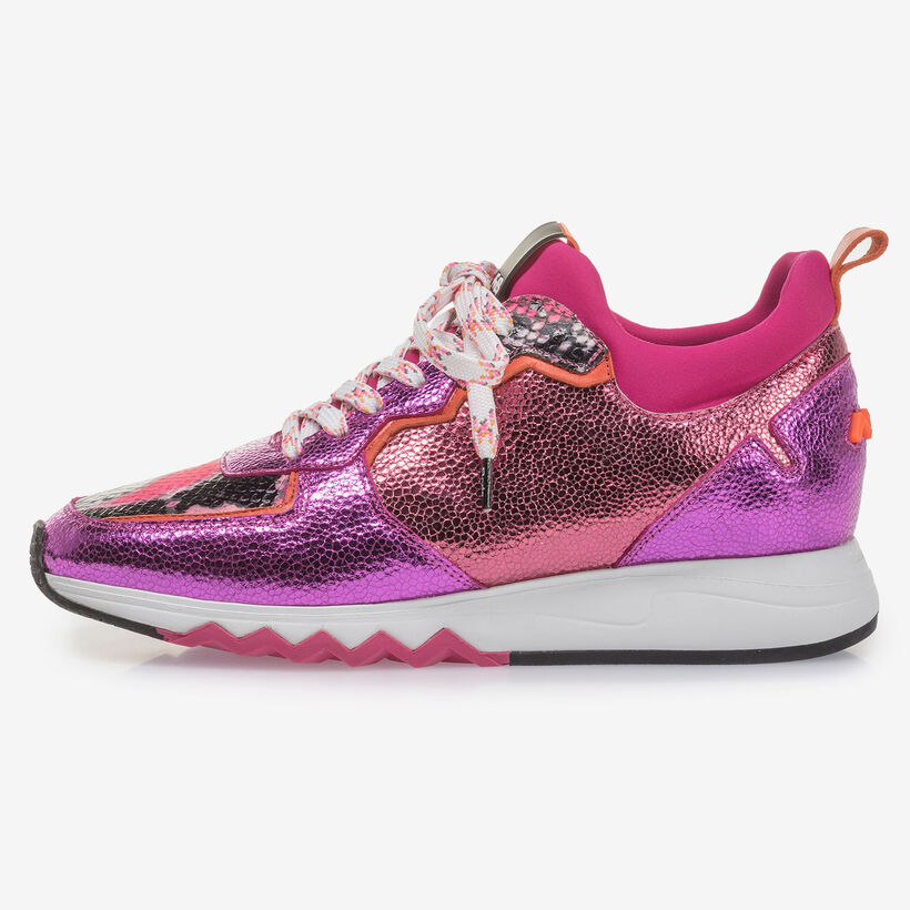 Sneaker with red and pink metallic print