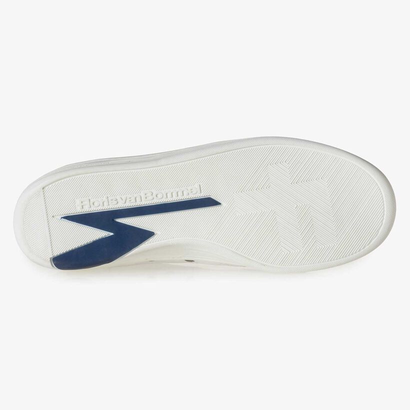 White leather sneaker