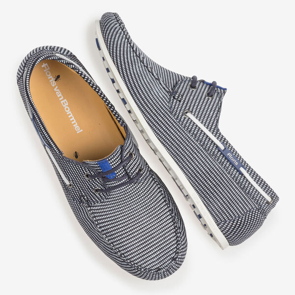 Blue suede leather boat shoe with print