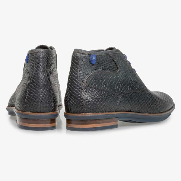 Black leather lace shoe with snake print