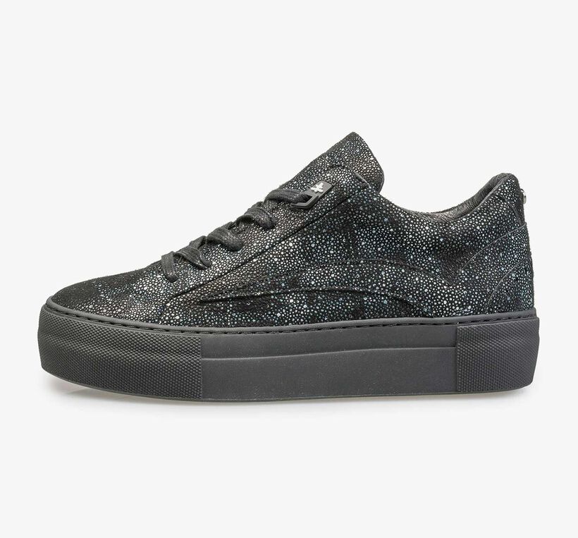 Leather sneaker with black/blue check pattern