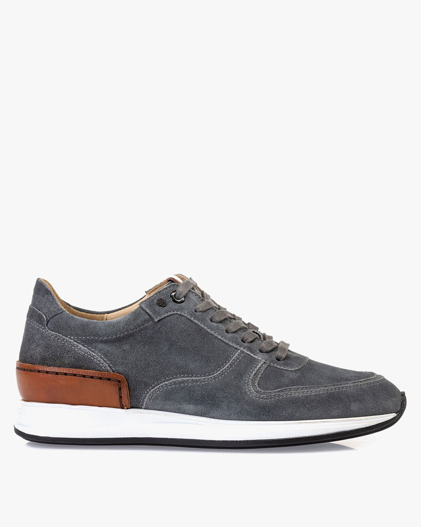 Sneaker grey suede leather