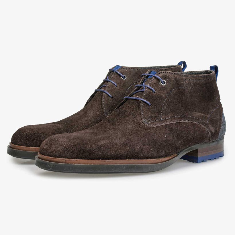 Dark brown calf&rsquo;s suede leather lace boot