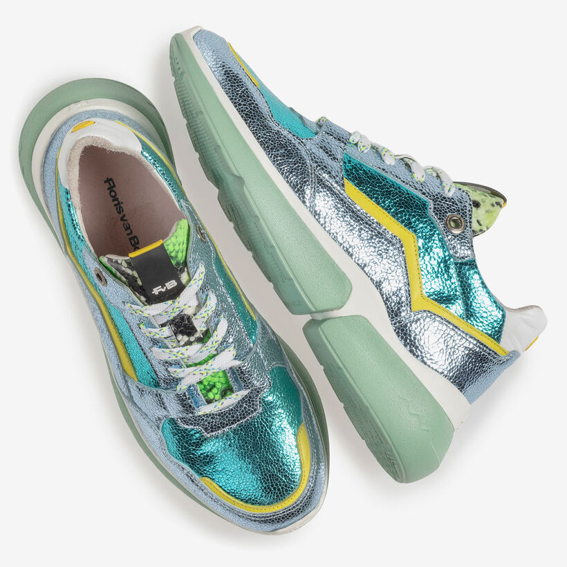 Light blue leather sneaker with metallic print