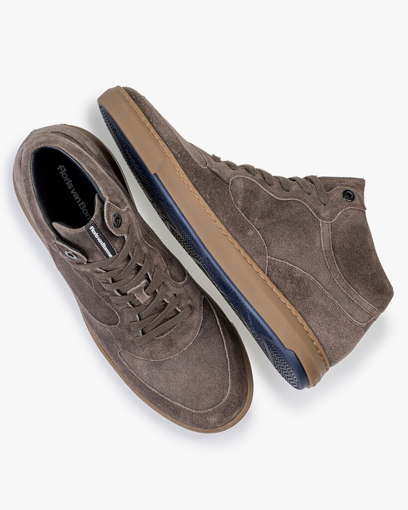 Sneaker suede taupe