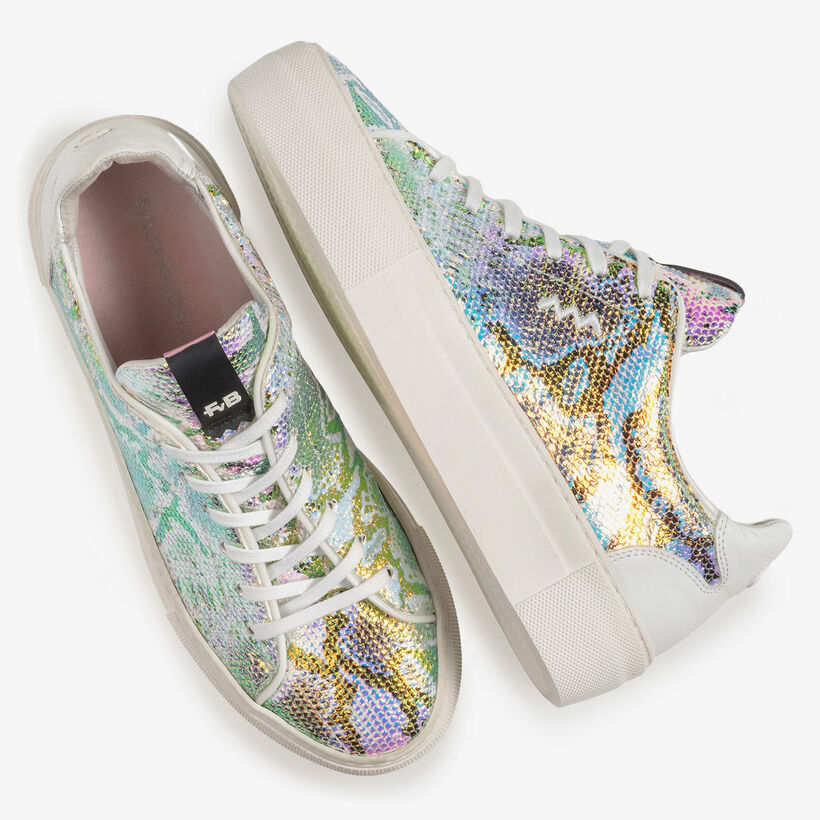 Sneaker with green/gold metallic print