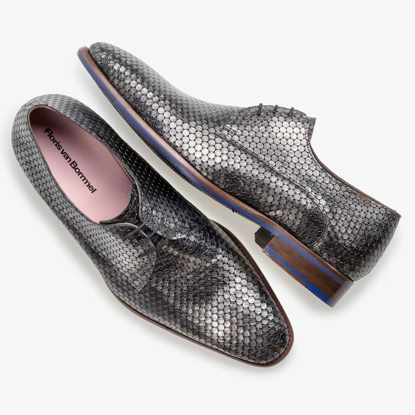 Grey calf leather lace shoe with metallic print