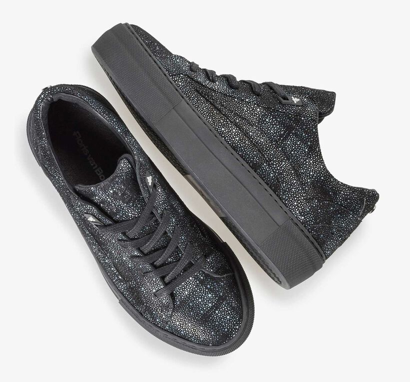 Leather sneaker with black/blue check pattern