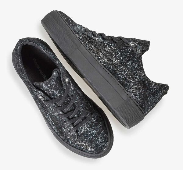 Leather sneaker with black/blue check pattern
