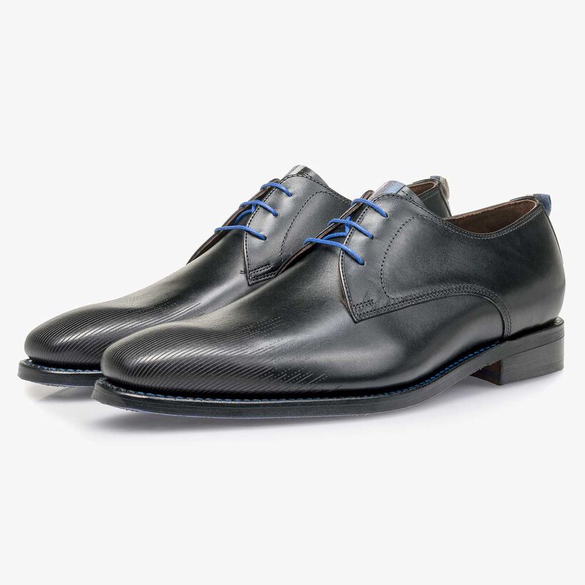 Black calf leather lace shoe