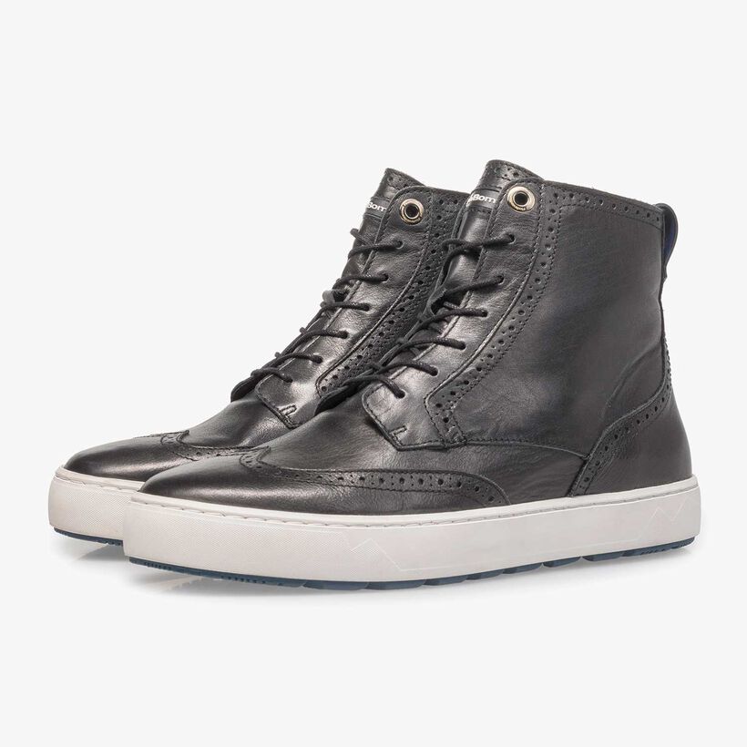 Black mid-high nappa leather sneaker