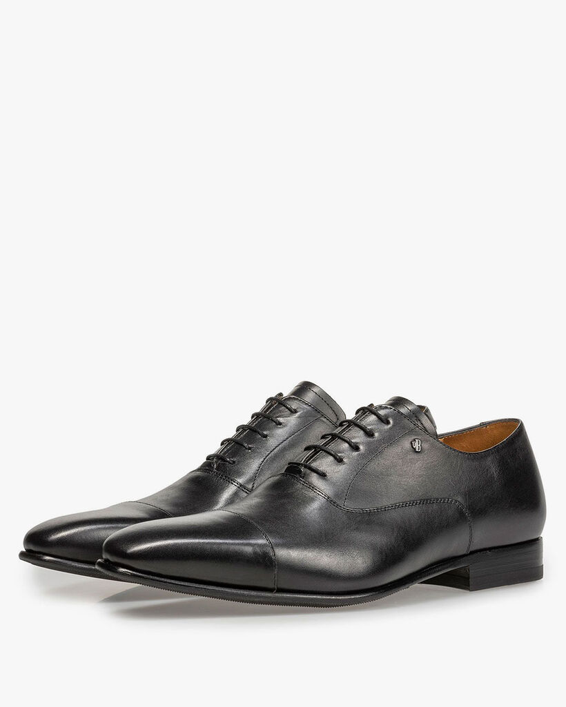 Black calf leather lace shoe