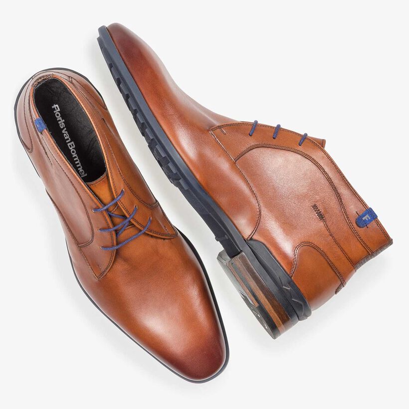 Cognac-coloured calf leather lace boot