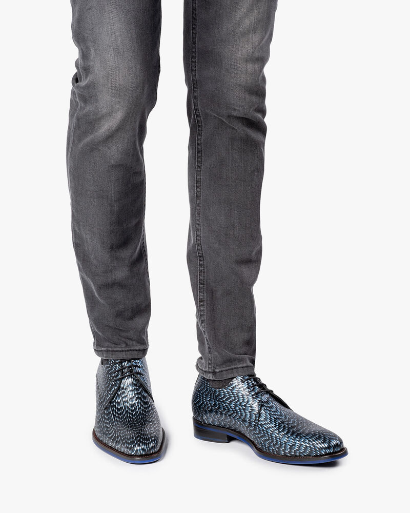 Lace shoe metallic blue