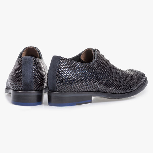 Blue printed patent leather lace shoe