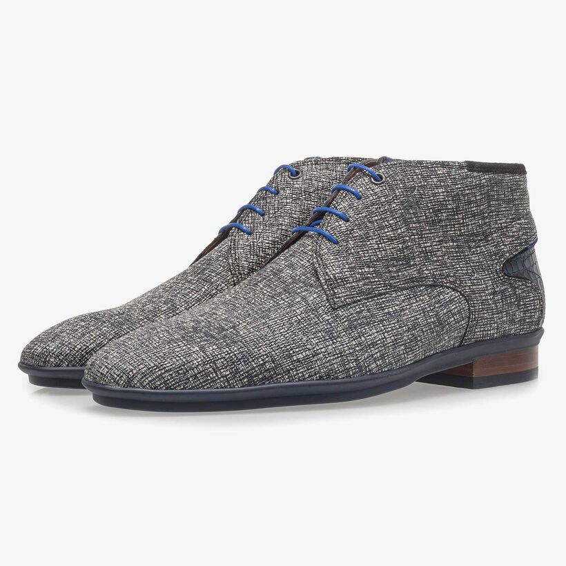 Grey leather lace shoe with print