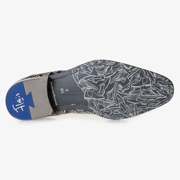 Calf leather lace shoe with print