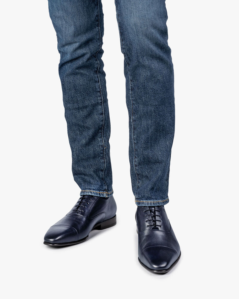 Dark blue calf leather lace shoe