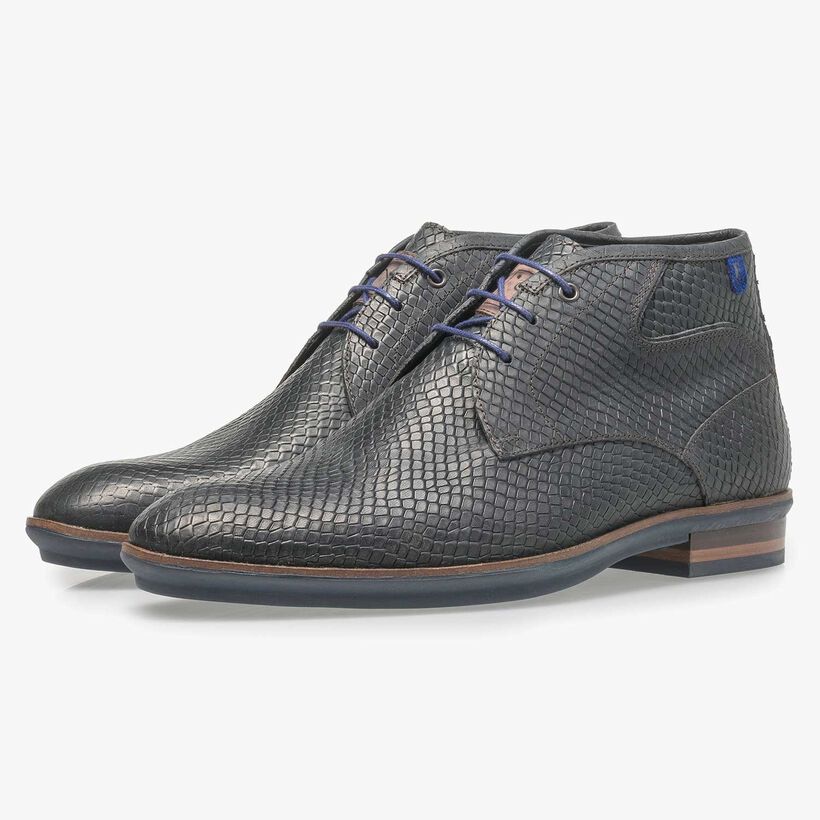 Black leather lace shoe with snake print