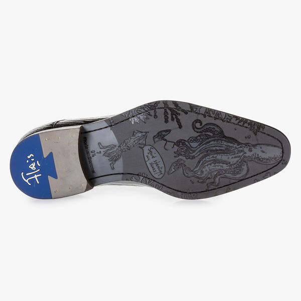 Blue patent leather lace shoe with print