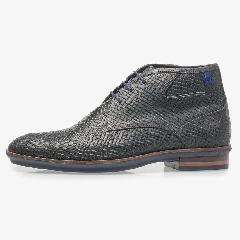 Black leather lace shoe with snake print