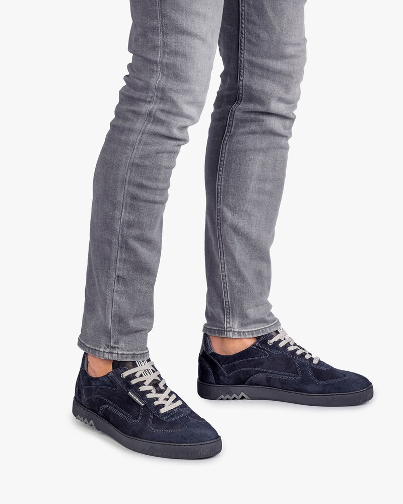 Sneaker dark blue suede leather