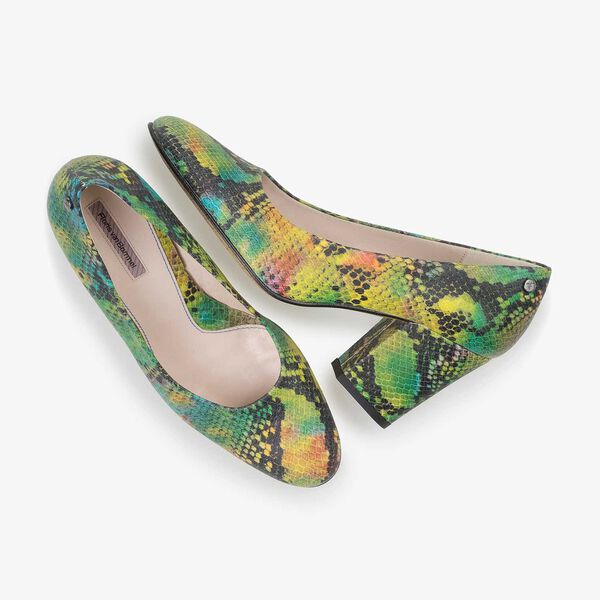 Green snake print leather pumps
