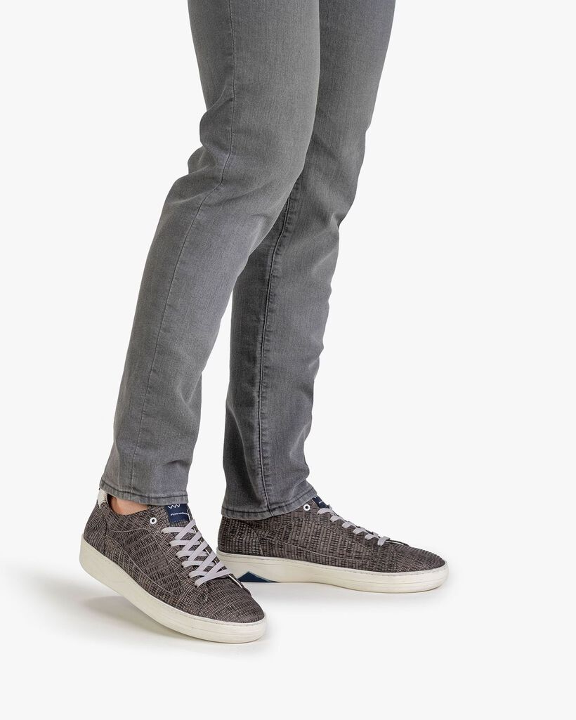 Sneaker with print taupe