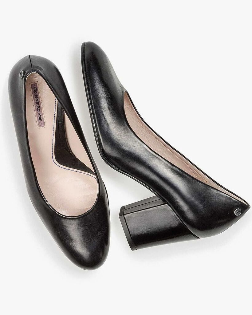 Black calf leather pumps