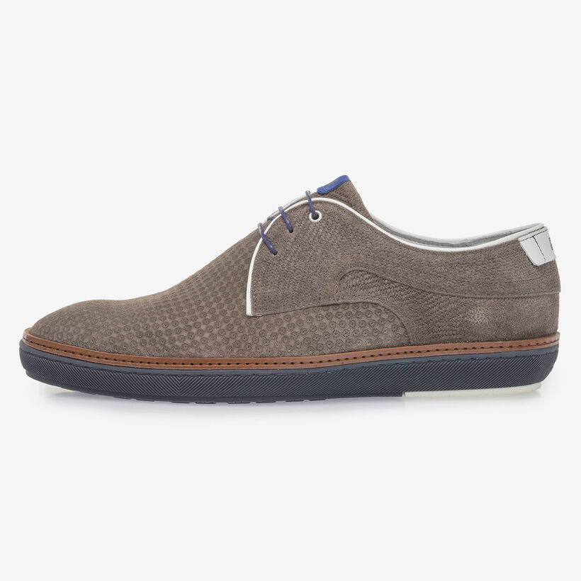 Taupe-coloured suede leather lace shoe with print